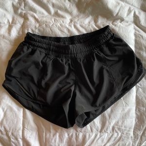 Lululemon hotty toddy shorts 2 1/2 inch